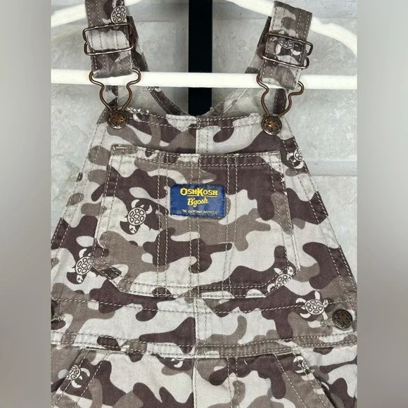 OshKosh Bgosh Baby Camouflage with Turtles Overalls Size 24 Months with Snaps - Picture 2 of 3